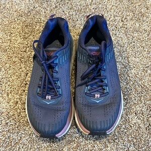 Women’s Clifton 5 wide Hokas